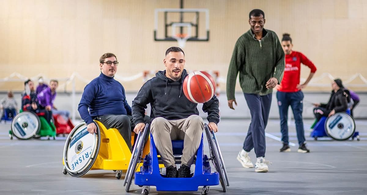 Démonstration basket fauteuil Crédit photo : Nicolas Moulard - Seine-Saint-Denis